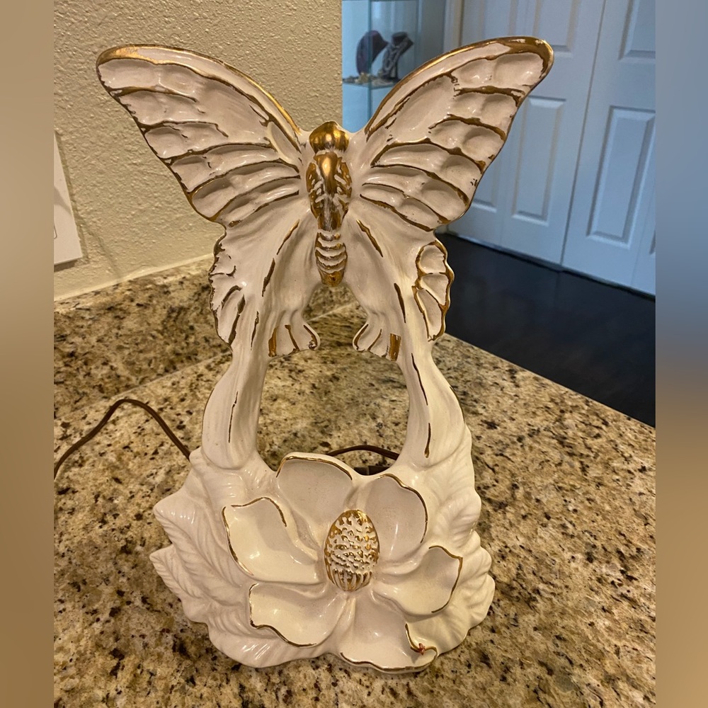 KRON MAGNOLIA & BUTTERFLY LAMP TEXAS